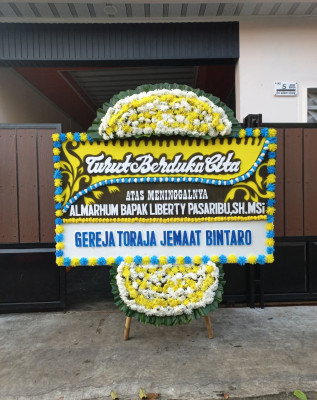 Papan Bunga Duka di Tanimbar Utara